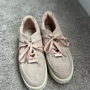 Women’s Nike AirForce 1 Light Pink Suede Sneakers Size 8.5.